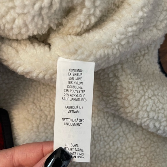 L.L. Bean Wool Blend Plaid Sherpa Lined Vest Size XL - Picture 3 of 4